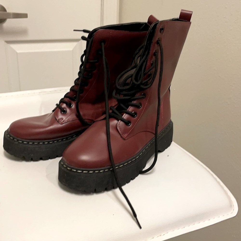 Burgundy Women Boots Size 7